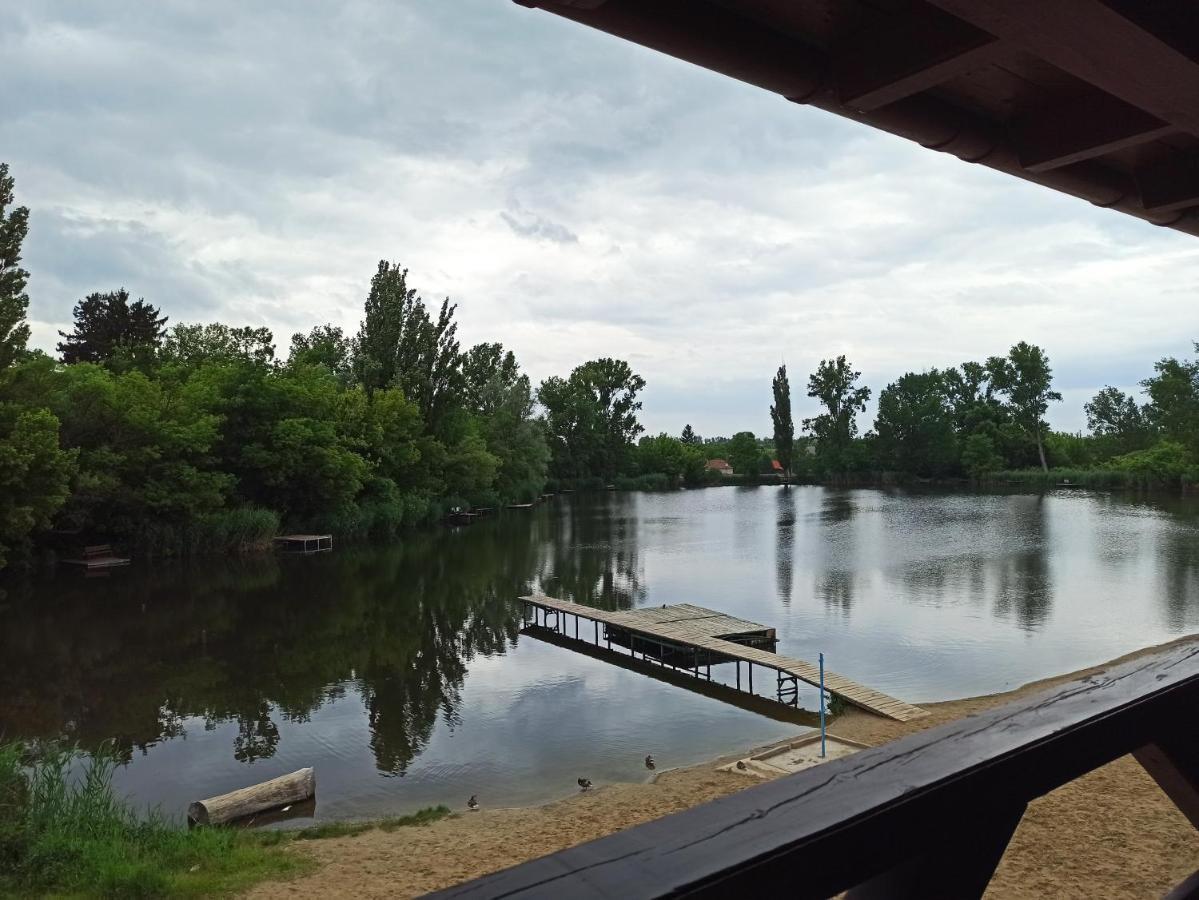 Eden Lounge Restaurant & Pension Veresegyház Exteriör bild
